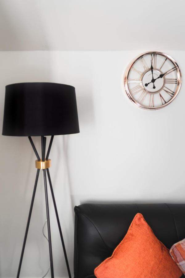 Perfect For Business And Leisure- Free Parking Apartment Southampton Exterior photo